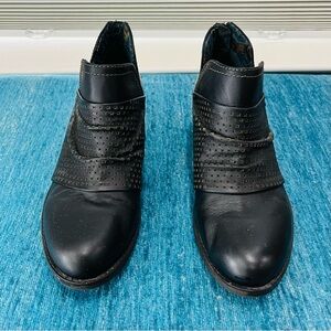 Earth Origins moto ankle boots